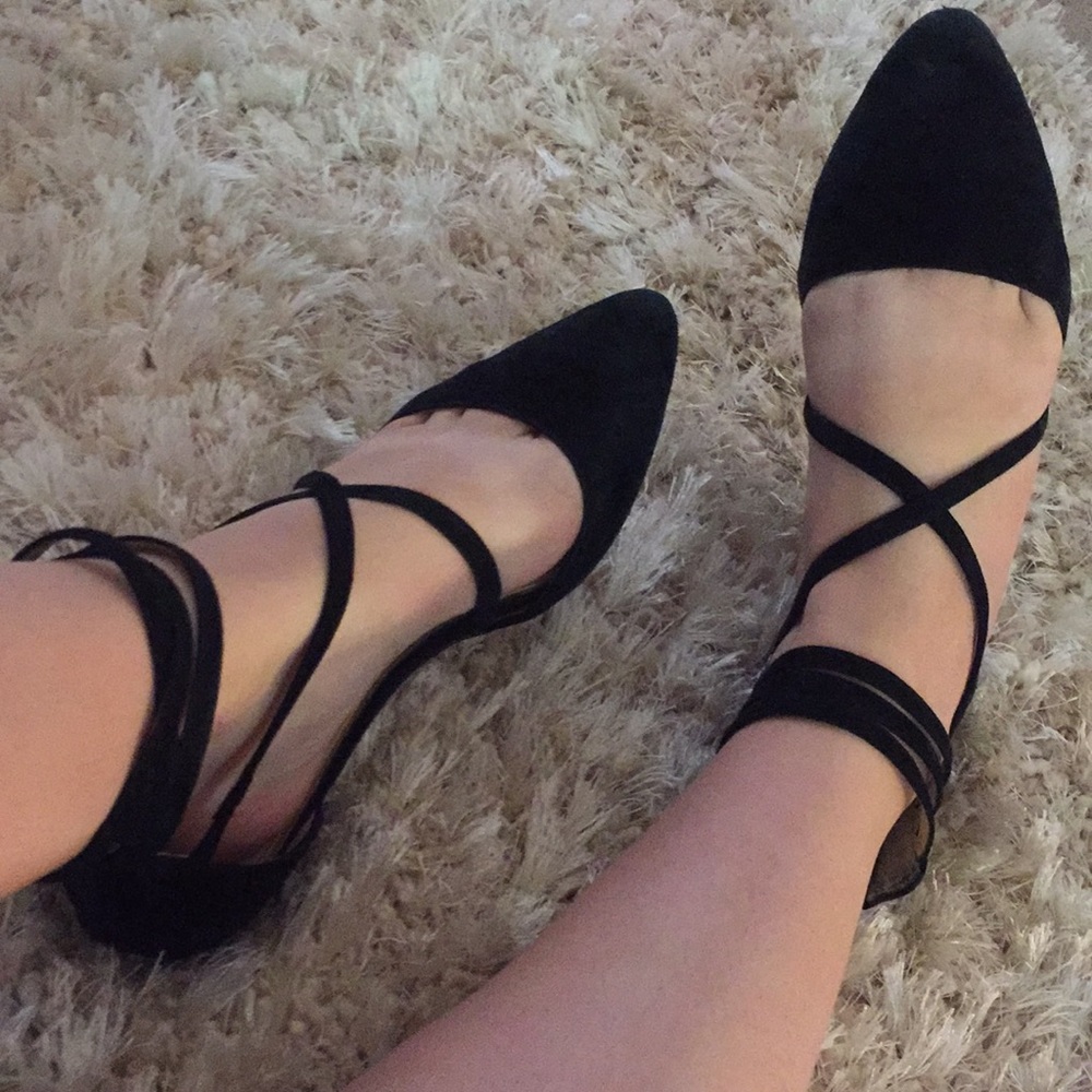 Jessica Simpson black flats